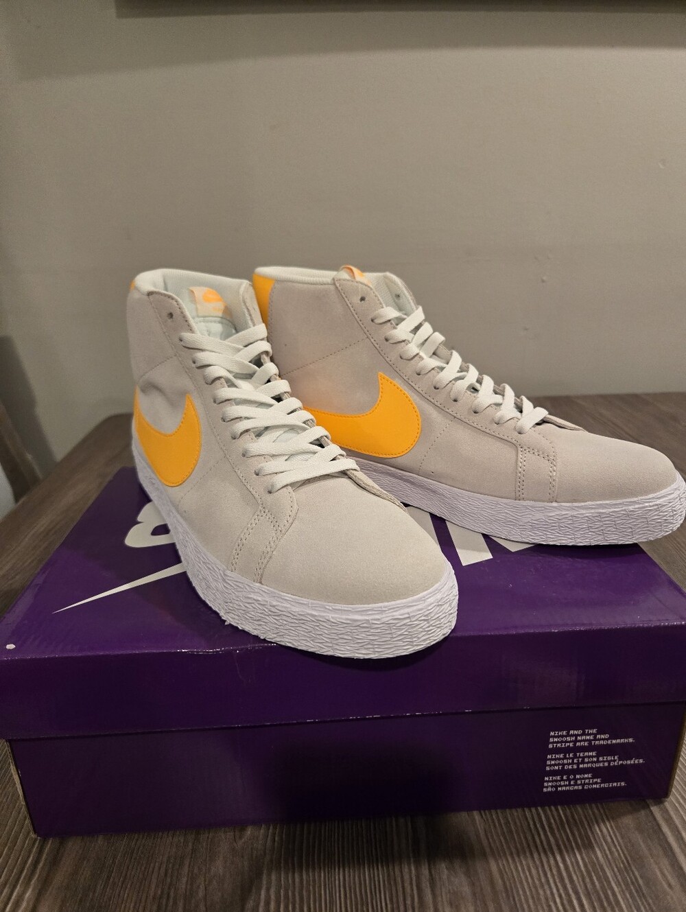 NIB Nike SB Zoom Blazer Mid High Top Summit White Skateboarding Sneakers